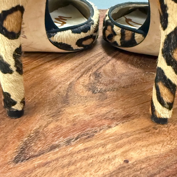 Sam Edelman Leopard‎ Delilah Dorsay Cow Hide Print Heels - Picture 9 of 14